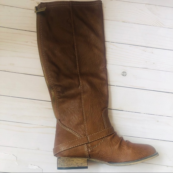 Tan Riding Boots - Picture 2 of 4
